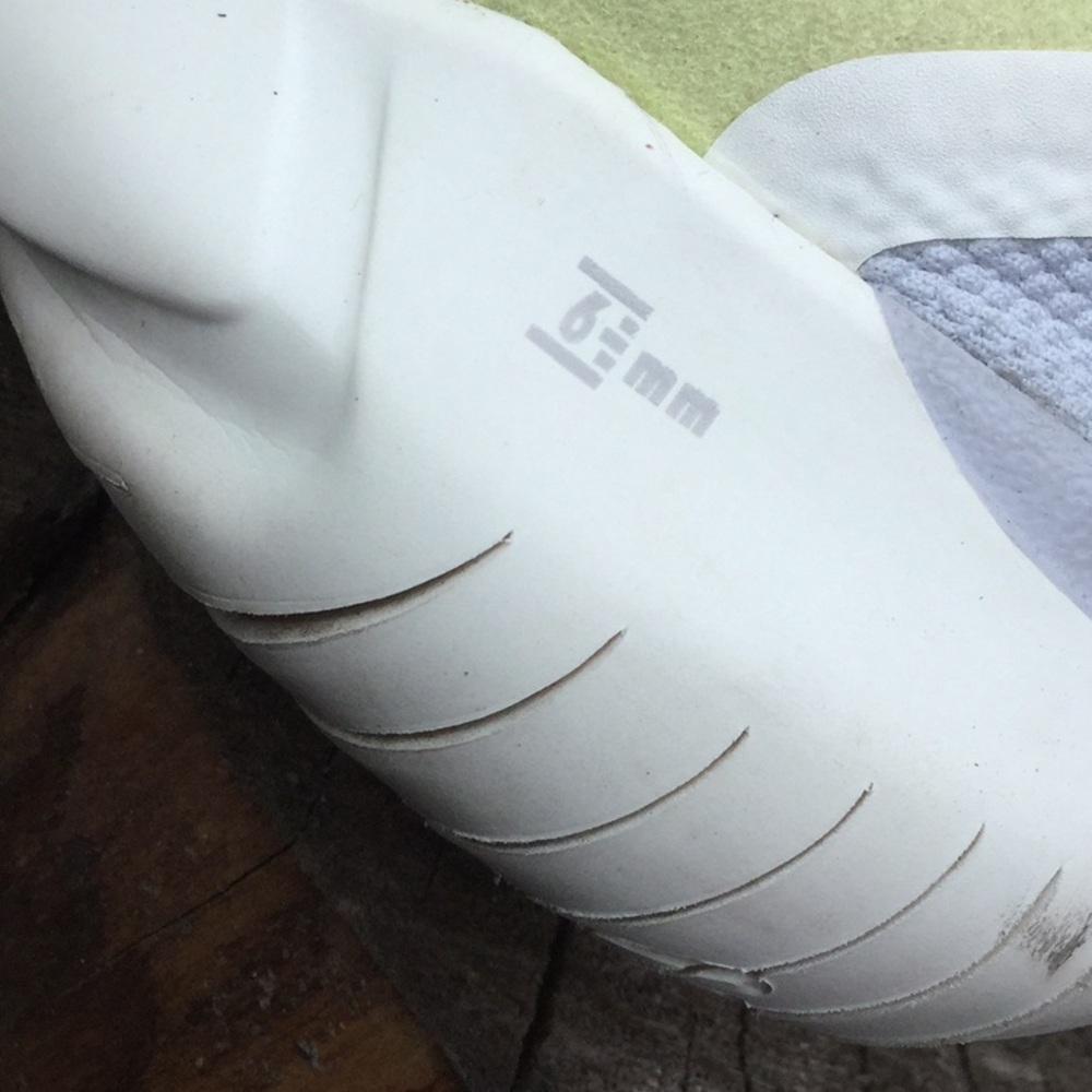Nike free tennis shoes travel vacay lounge cabin spa resort club farmer’s market - Picture 11 of 11
